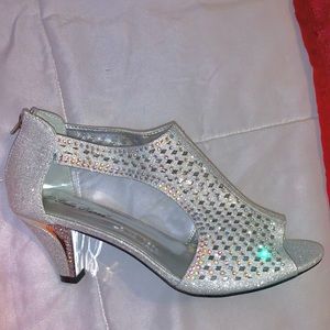 Bella Hanna silver sparkle heels